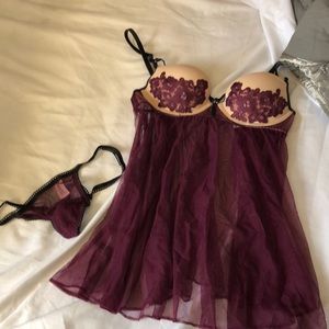 Victoria’s secret babydoll NWOT 34B matching thong
